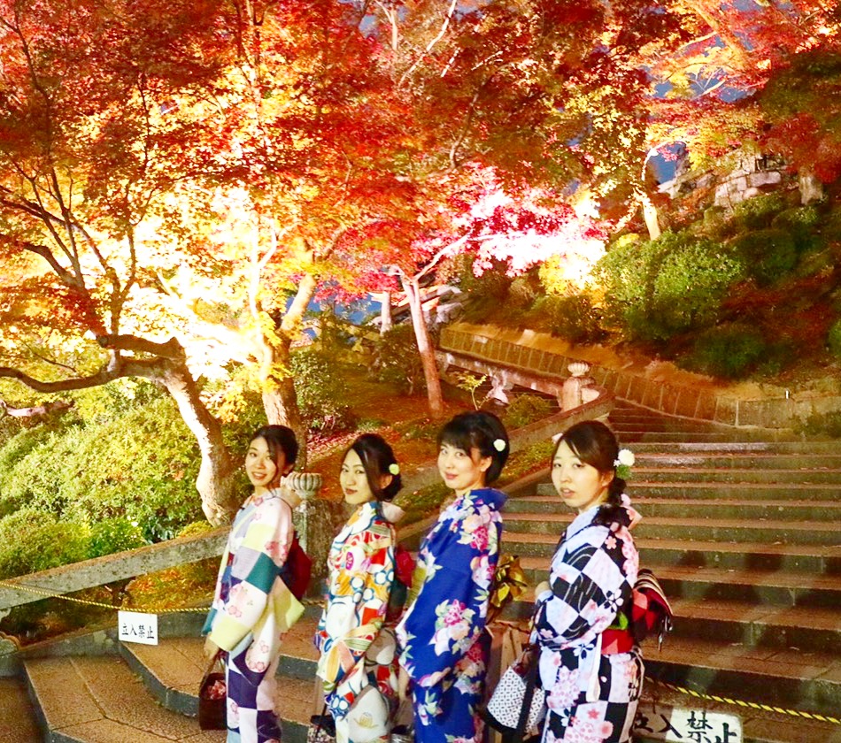 紅葉が見頃の京都へ！