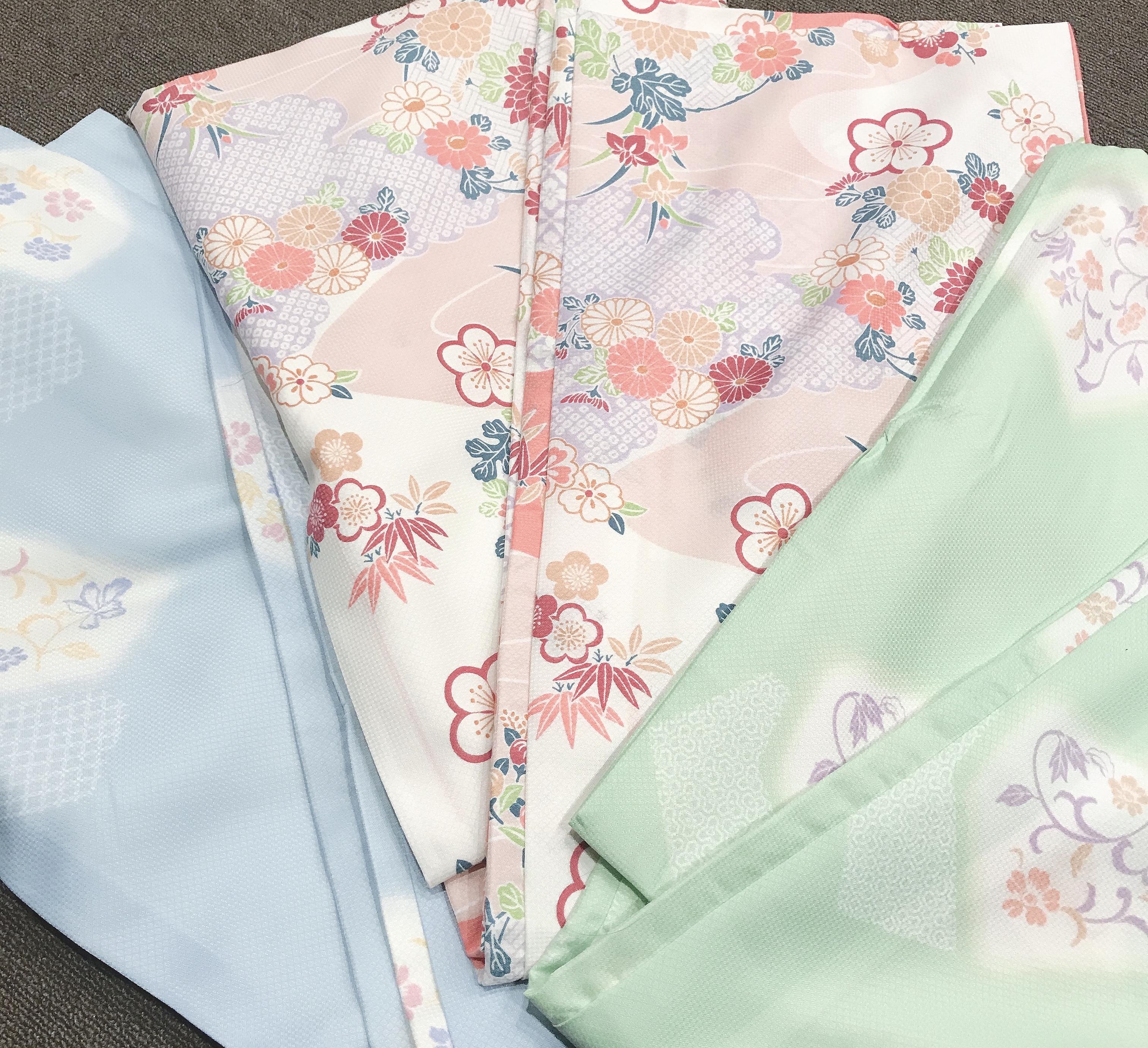 防寒グッズ入荷(*^▽^*)