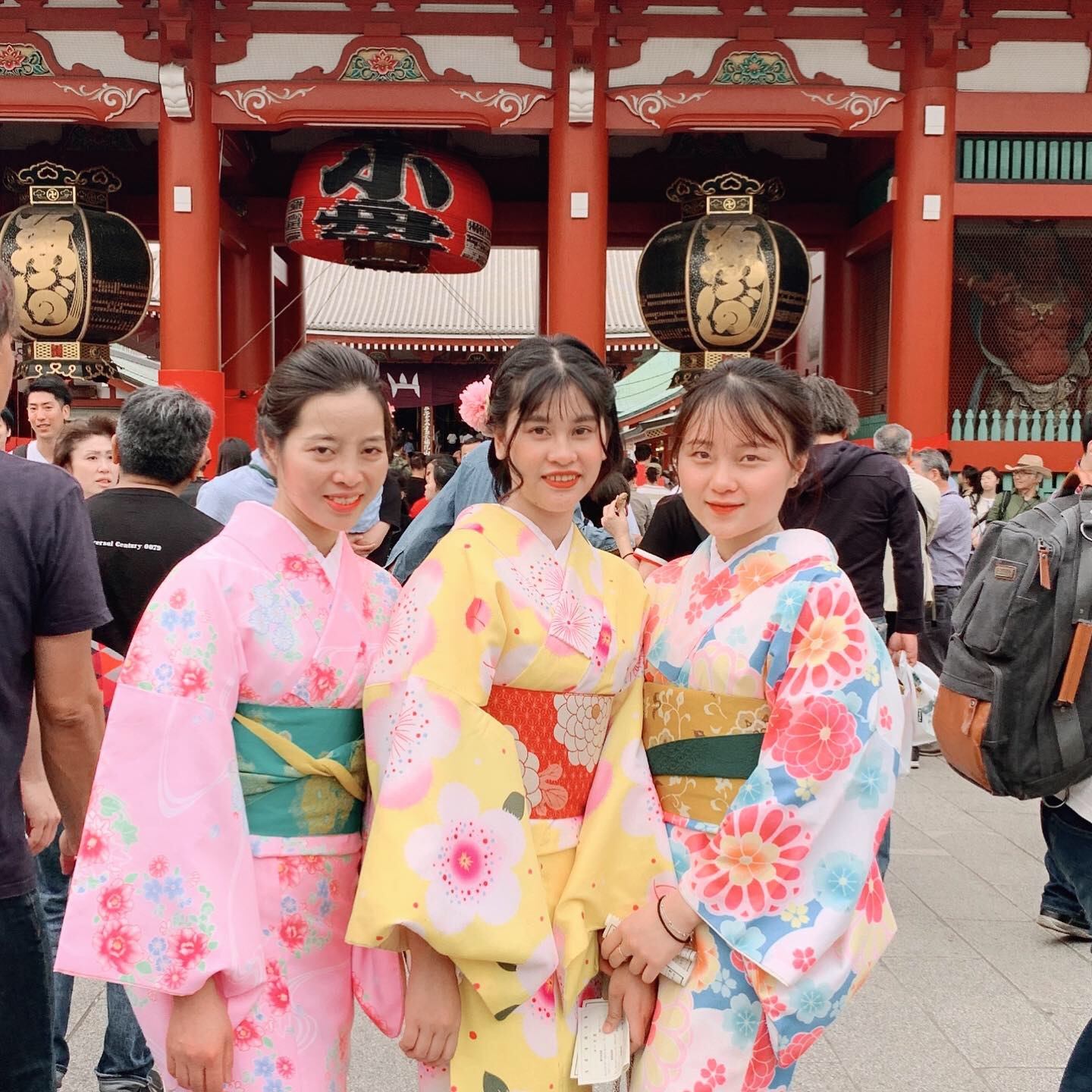 三社祭最終日!本日は朝から夜遅くまでお神輿、お囃子が賑やかに浅草に響いています^_^