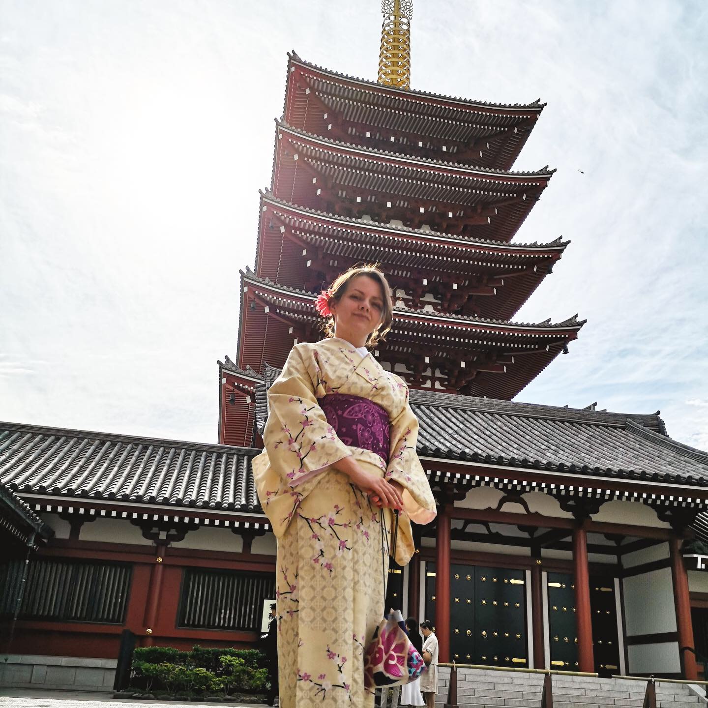 五重塔と太陽と