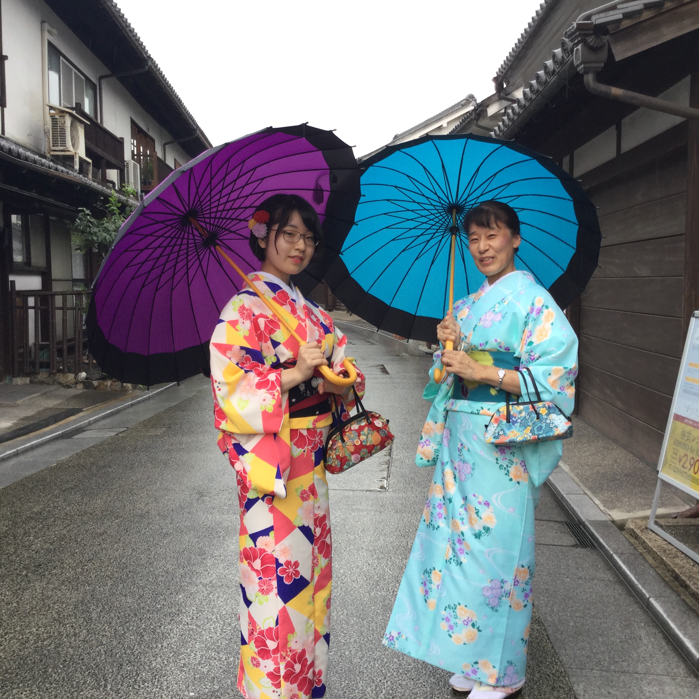 雨が、降ったり止んだりの空模様です。