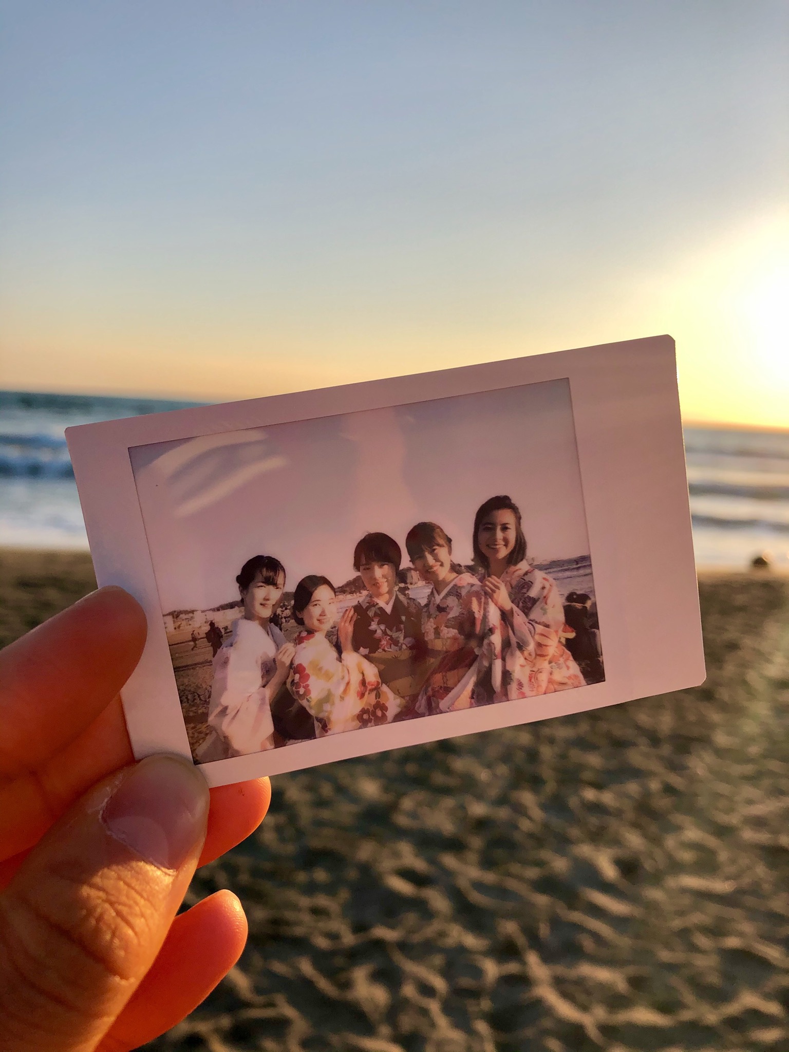 着物で海