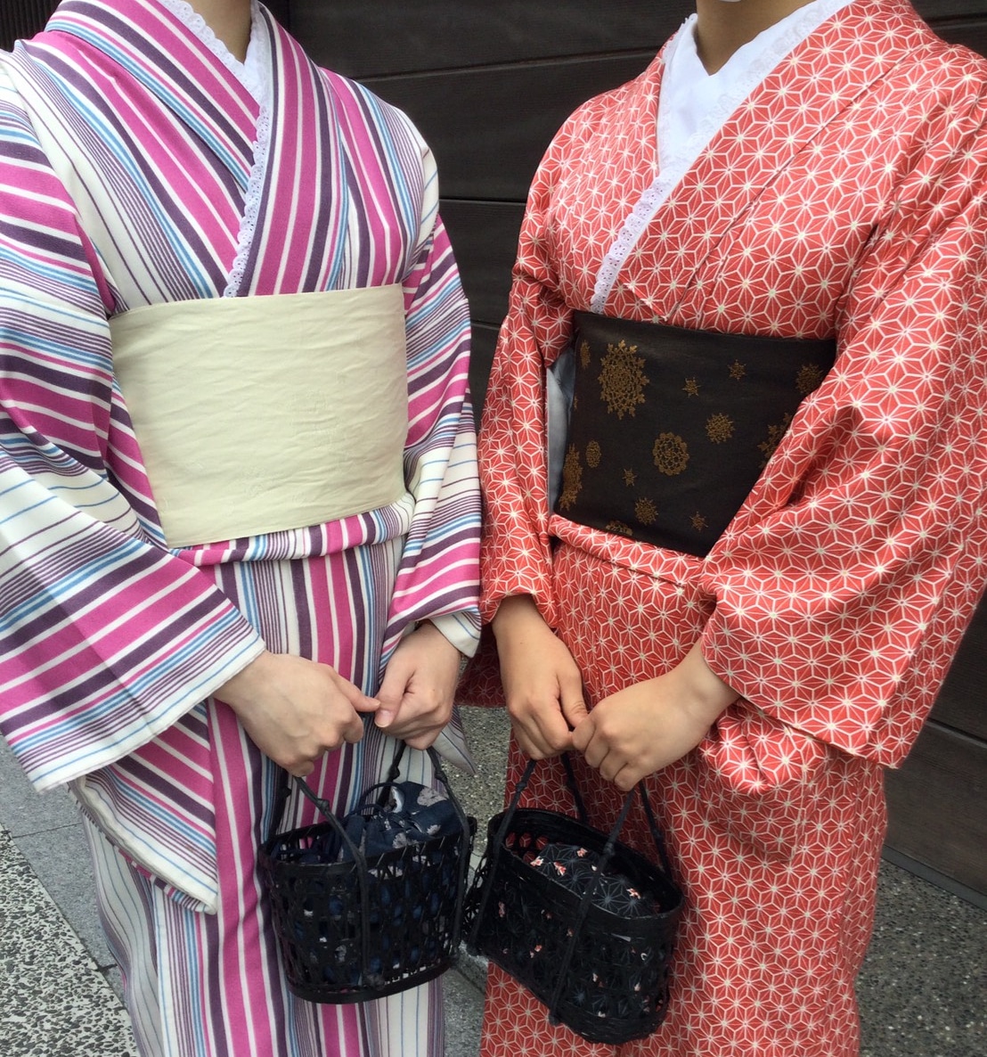 明るいお色のレトロモダン♪