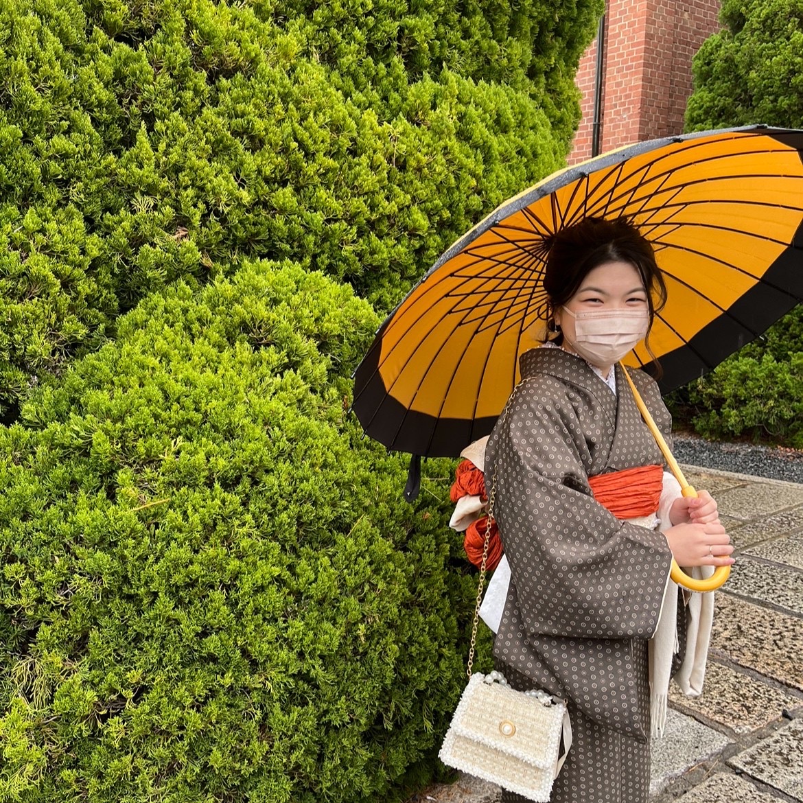 雨の日少し雰囲気の違う街を着物を着て散策♪