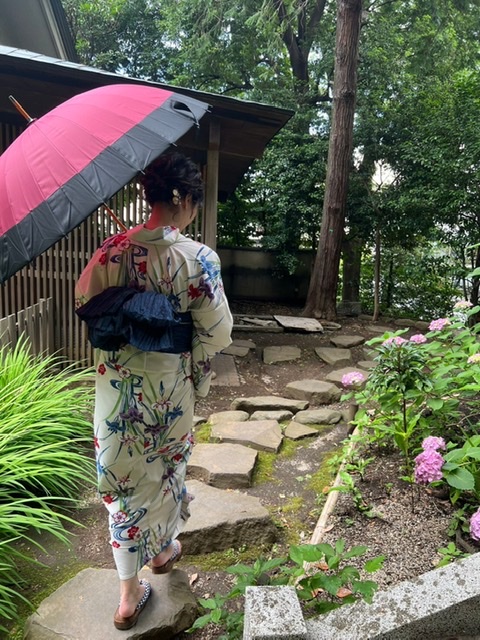 横浜みなとみらい  雨の日の浴衣姿