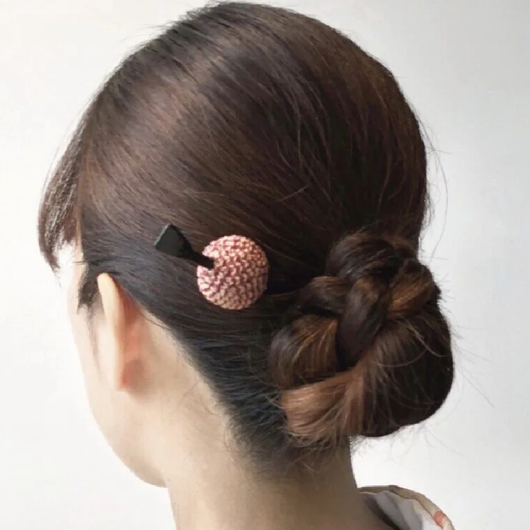 Free hair styling: Updo hairstyle (Kimono rental VASARA)