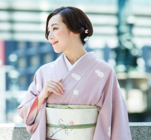 Kimono rental for the first shrine visit of the year in Asakusa