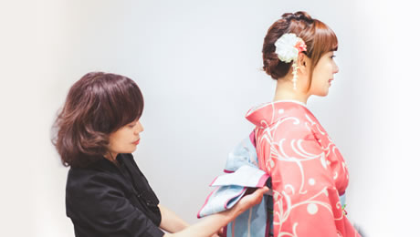 Kimono dressing staff